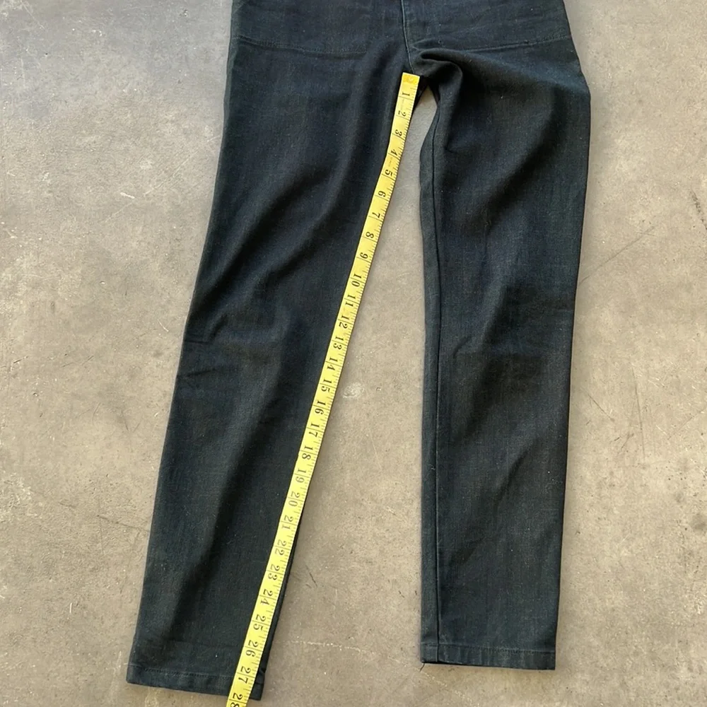 Dark soft denim. Straight leg, front pockets, no back pockets, no belt loops. - Picture 6 of 10